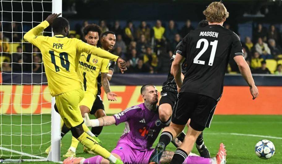 yy易游首页包含塞维利亚门线救险备战法甲赛前那不勒斯调整名单以备西甲,阿贾克斯手感冰凉备战葡超看傻球迷的词条